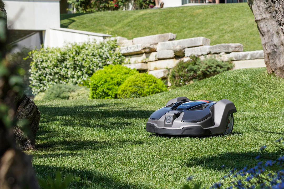 Cut to edge robot mower sale